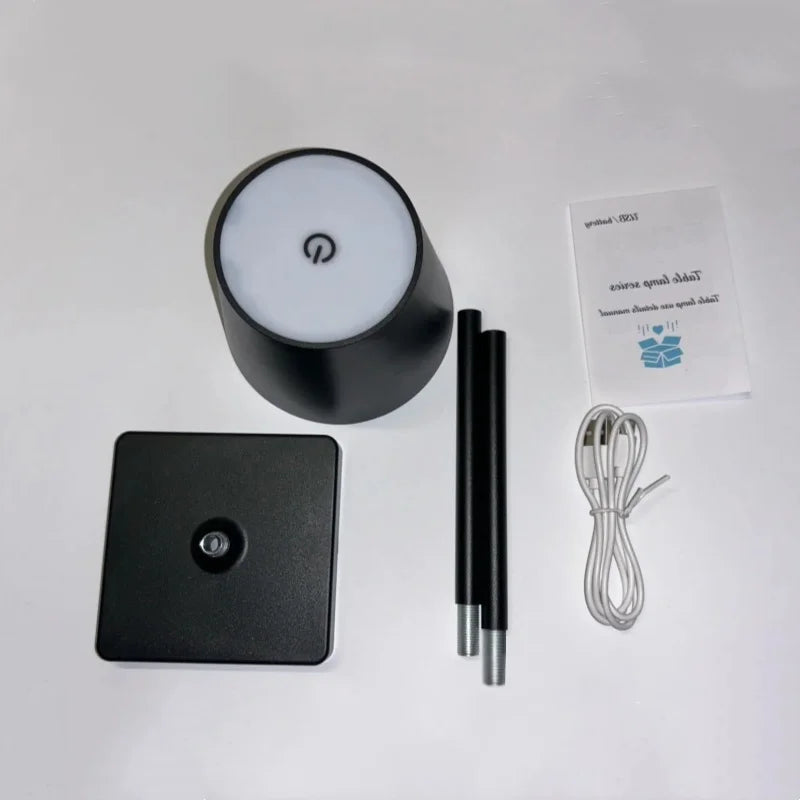 ILLUT14 - Lampada da tavolo a LED ricaricabile con interruttore touch