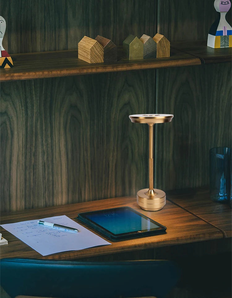 ILLUT10 - Lampada da tavolo ricaricabile