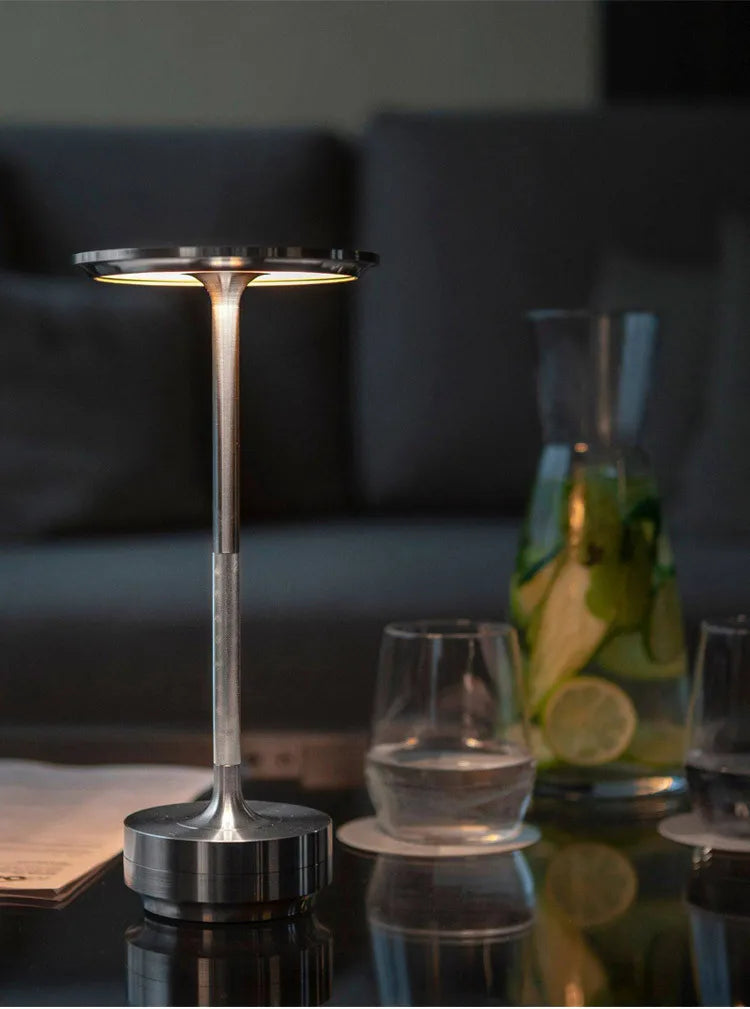 ILLUT10 - Lampada da tavolo ricaricabile