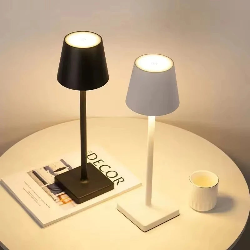 ILLUT14 - Lampada da tavolo a LED ricaricabile con interruttore touch